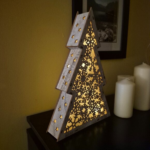 Light Up Christmas Tree - Picture 8 of 9